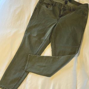 Torrid olive green jeans. Size 18 R  EUC